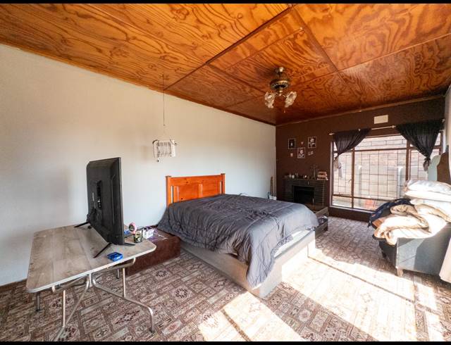 5 BEDROOM HOUSE FOR SALE IN BRENTHURST